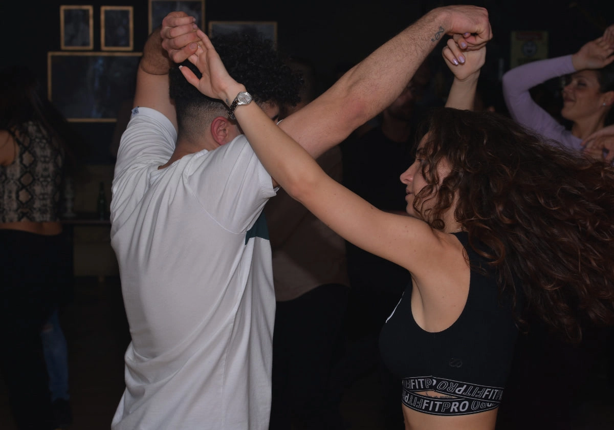 Aprender salsa y bachata en Málaga